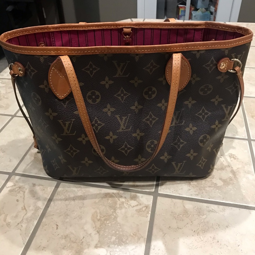 Louis Vuitton neverfull pm